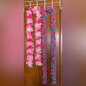 Crocheted ruffle scarf